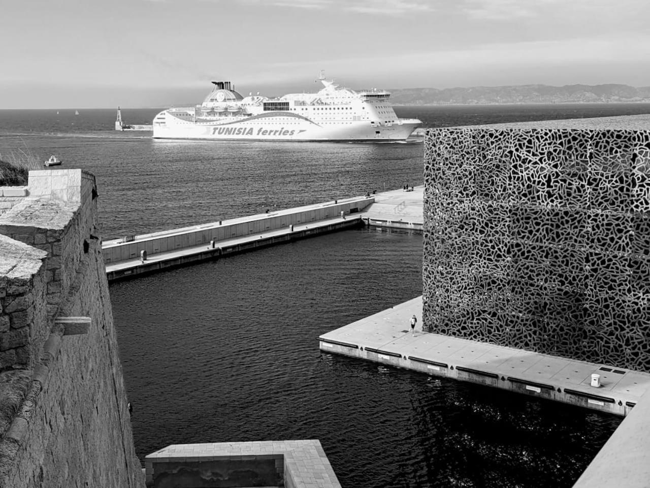 Vieux Port Proximite Panier Clim Central Cachet Marseille Bagian luar foto